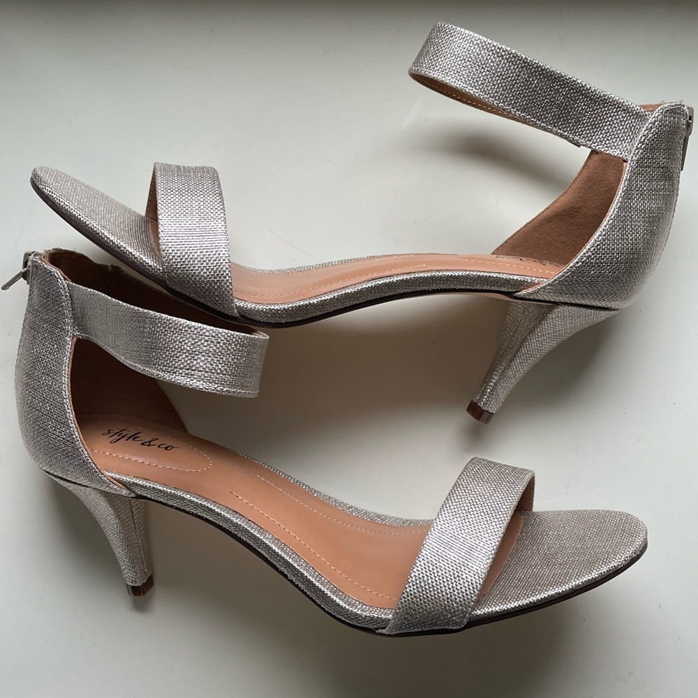 Style & co dress shoes. 10.. go with everything. Like new condition,